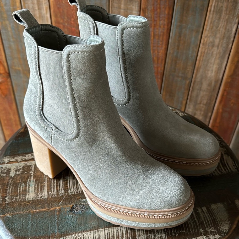 Steve Madden Lexa Booties - New, no box. 7.5, Khaki Suede.